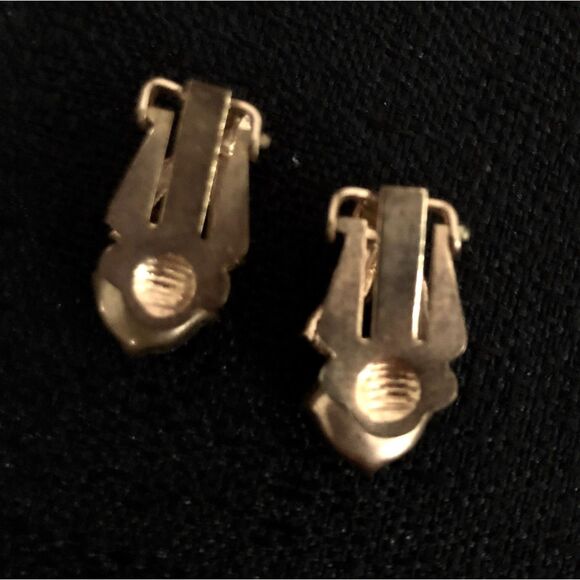 Vintage Aurora Borealis Iridescent Blue Crystal Clip-on Earrings, 50's Era - Picture 9 of 11